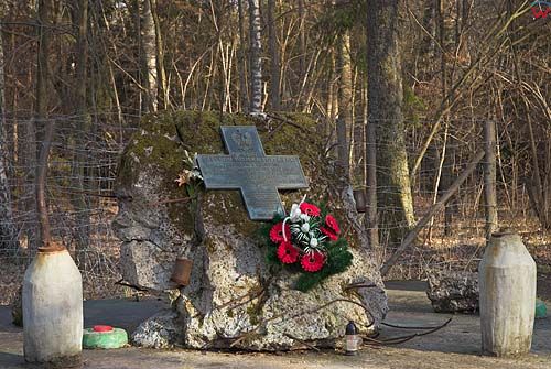 WW060090 Gierloz pomnik poswiecony saperom europa polska warmińsko-mazurskie fot. Wojciech Wójcik